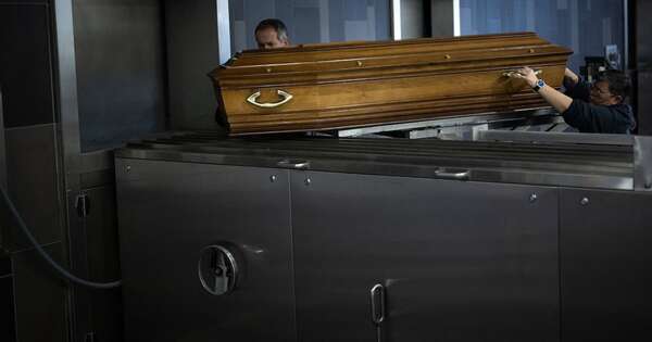 La Nación / India: un joven despertó antes de ser incinerado