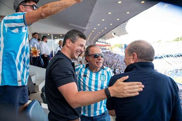 Santiago Peña celebró la victoria de Racing y elogió a Paraguay como anfitrión - Nacionales - ABC Color