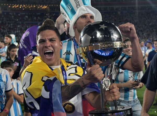 Juanfer Quintero, antes campeón internacional con River y ahora con Racing - Fútbol Internacional - ABC Color