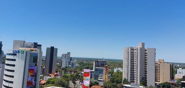 Soleado y caluroso hasta mitad de semana, luego lluvias