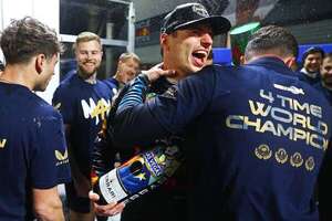 Verstappen se proclama tetracampeón del mundo en Las Vegas, donde triunfa Russell - Automovilismo - ABC Color