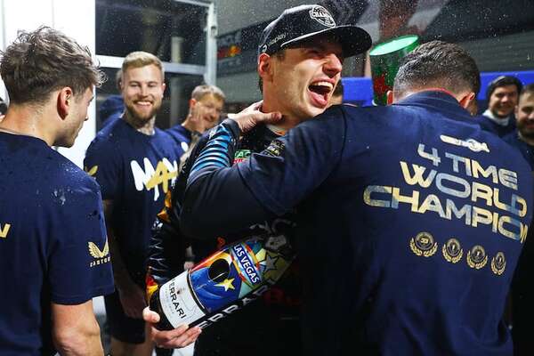 Verstappen se proclama tetracampeón del mundo en Las Vegas, donde triunfa Russell - Automovilismo - ABC Color