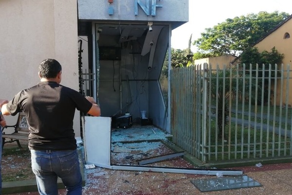 Roban G. 630 millones de cajero automático en Sapucái