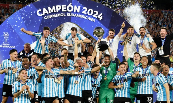 Racing salió campeón de la Sudamericana por primera vez •