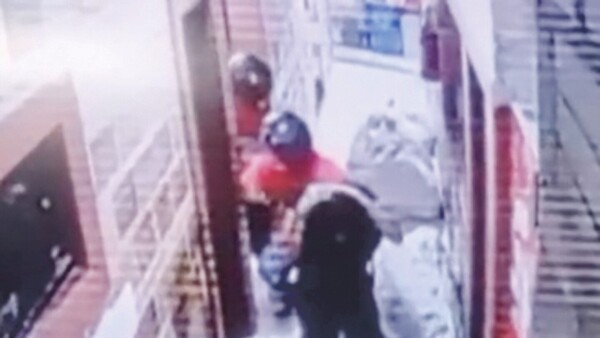 Ladrones atacaron un motel que estaba lleno de clientes