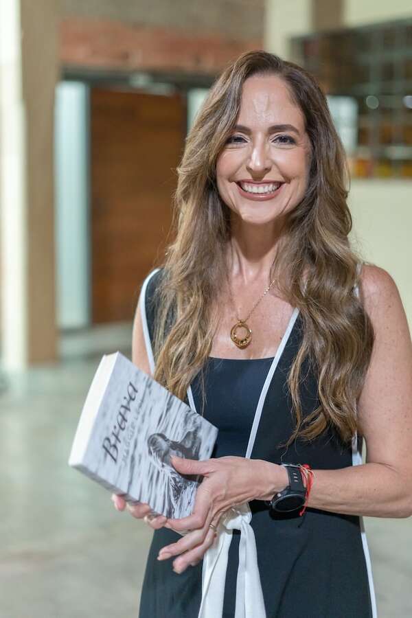 Maggie Leri nos habla de su libro: “Brava es la consecuencia de un largo proceso de sanación y liberación” - Gente - ABC Color