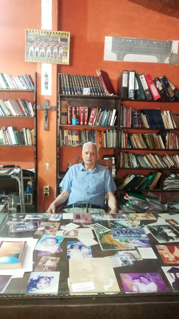 Alega tener título de valiosa propiedad en MRA - Política - ABC Color