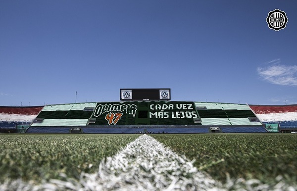 “Cada vez más lejos”: el mosaico de Olimpia para celebrar la 47