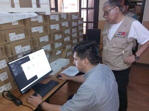 Entregan equipos informáticos a tres regiones sanitarias para avanzar en transformación digital - .::Agencia IP::.
