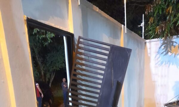 Delincuentes vestidos de polis cometen violento asalto en CDE