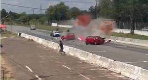 ¡Hija de mil! Tres autos en carrera se reventaron en el ex Aratiri