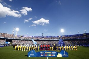 Versus / Las felicitaciones que recibieron Cerro y Zapag por albergar una vez más la final de la Sudamericana