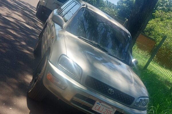 Recuperan vehículo robado en Ciudad del Este