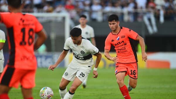 Olimpia y Nacional empatan en la fiesta del campeón