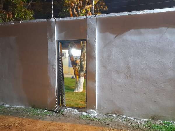 Vestidos de policías asaltan y roban una vivienda en Ciudad del Este - ABC en el Este - ABC Color