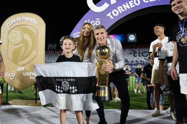 Versus / En medio de los festejos de la 47, Olimpia asegura que "hay 'Titán' para rato"