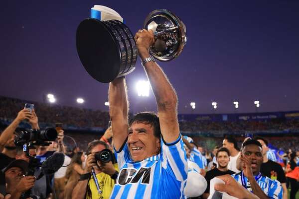 Costas: “No somos millonarios ni somos la mitad más uno, somos distintos” - Fútbol Internacional - ABC Color