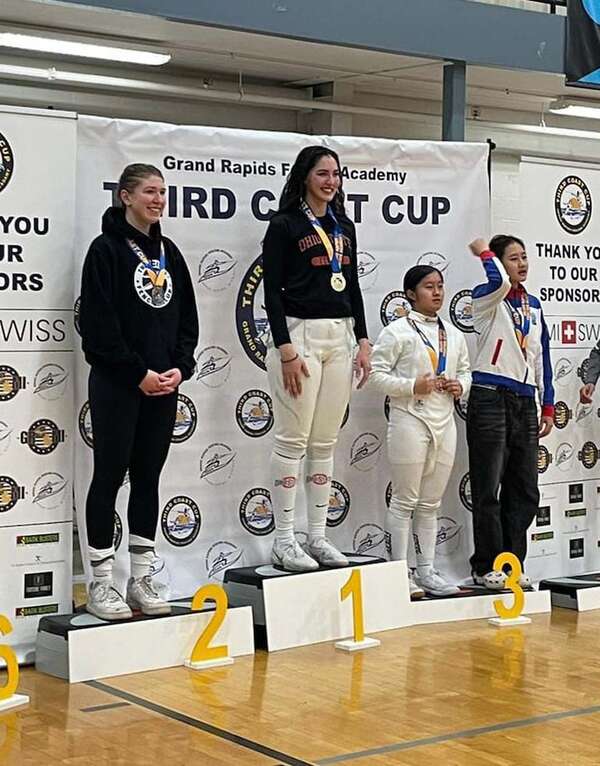 Esgrima: Montserrat Viveros, la espadista de oro - Polideportivo - ABC Color