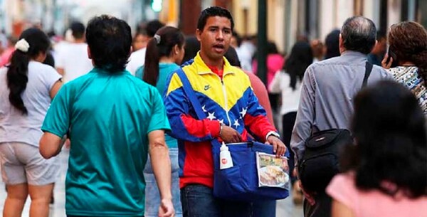 Flujos migratorios y empleo de los migrantes alcanzaron niveles récord en 2023 en países de la OCDE