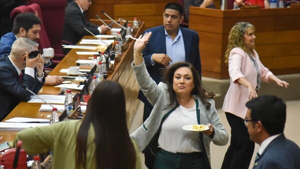 Parlamento se subiría G. 5 millones el sueldo, pero la gente solo G. 107.000