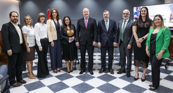 Gobierno pone a disposición fondo para estudios de posgrados en el exterior a través de BECAL y AFD