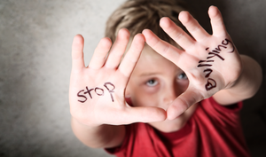 Cuidando a nuestros niños y adolescentes: cómo prevenir y combatir el acoso escolar
