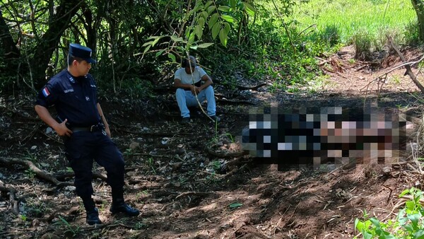 Hallan muerto a un hombre que habría sido mordido por un "mbói chini"
