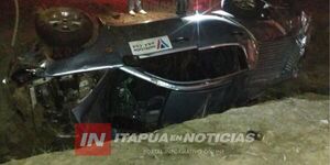 VUELCO DE VEHÍCULO DEJÓ A DOS PERSONAS LESIONADAS EN CNEL. BOGADO. - Itapúa Noticias
