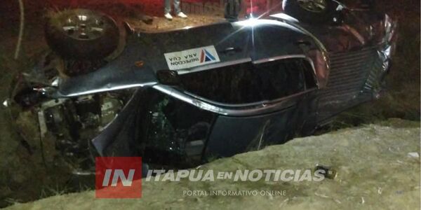 VUELCO DE VEHÍCULO DEJÓ A DOS PERSONAS LESIONADAS EN CNEL. BOGADO. - Itapúa Noticias