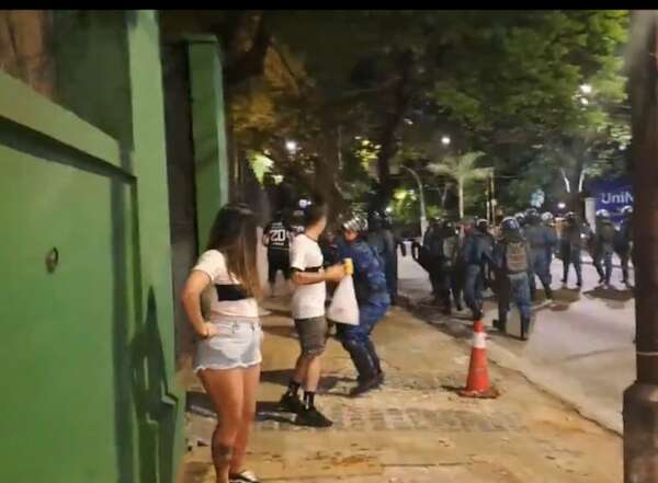 Identificaron y apartaron al suboficial que agredió a un hincha: “Sentimos vergüenza”, dice su jefe - Policiales - ABC Color