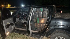 Interceptan camioneta que transportaba más de 1.500 kilos de marihuana en Puente Kyha - 1000 Noticias