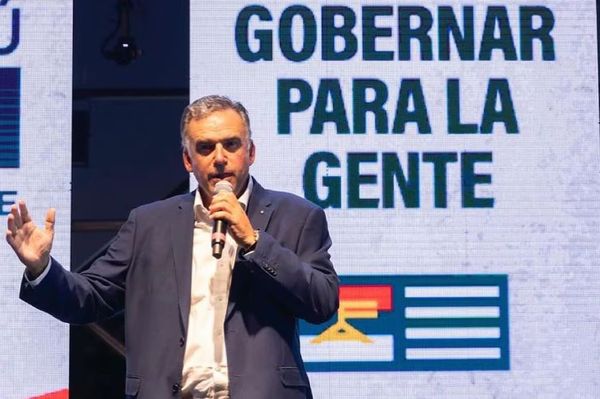 MUNDO | Yamandú Orsi gana el balotaje y la izquierda regresa al poder en Uruguay