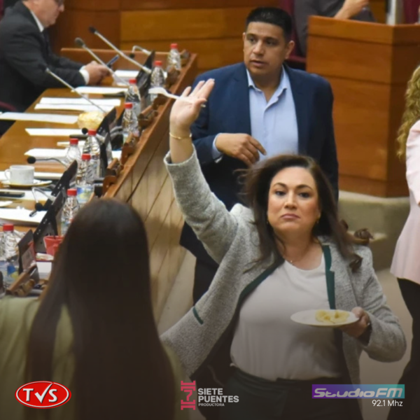 Parlamentarios buscan aumento millonario mientras el pueblo enfrenta alzas mínimas - TVS