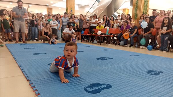 La carrera de bebés, en su 2ª edición, en el Lago Shopping Salemma fue un espectáculo - La Clave