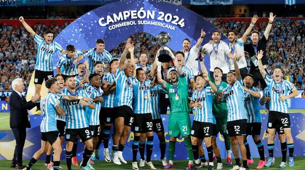 Gustavo Costas, el jugador y entrenador que consigue un título internacional con Racing el club de sus amores • RADIO NACIONAL