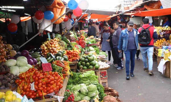 Comerciantes del Mercado 4 se preparan para las ventas de fin de año