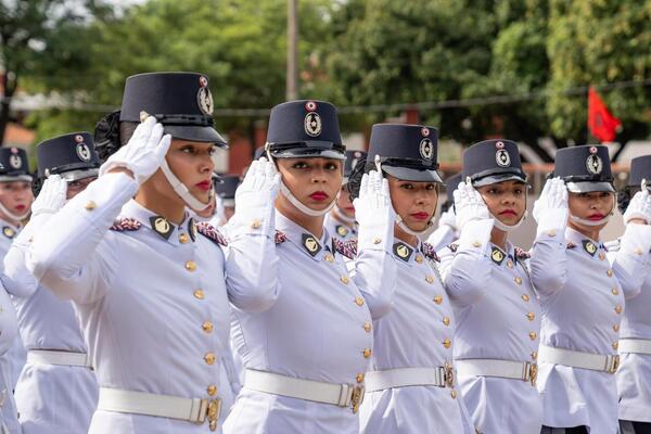 Egreso de 150 Oficiales Ayudantes de la Policía Nacional - .::Agencia IP::.