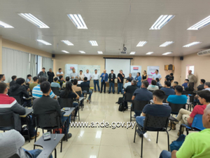 ANDE realizó evaluaciones para matriculación de electricistas en Alto Paraná