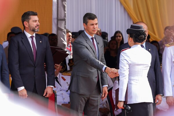 Peña destaca histórica inversión en seguridad durante acto de egreso de oficiales de la Policía Nacional - El Trueno