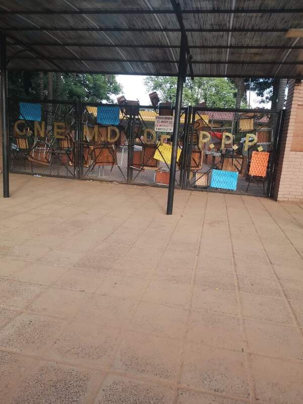 URGENTE | Coronel Oviedo: Alumnos del Colegio Nacional Dr. Pedro P. Peña toman la institución exigiendo la destitución del director