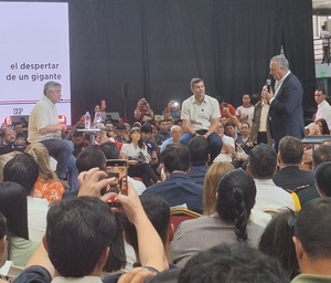 Peña destaca liderazgo docente y esperanza en encuentro con educadores