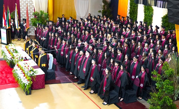UNAE CELEBRÓ CINCO EMOTIVOS ACTOS DE GRADUACIÓN EN ENCARNACIÓN Y COLONIAS UNIDAS - Itapúa Noticias