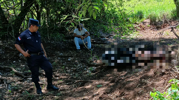 Hallan muerto a un hombre que habría sido mordido por un “mbói chini” - Noticiero Paraguay