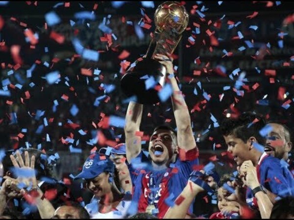 ¡Carlitos Rejala denuncia que una Copa de Cerro Porteño desapareció de las vitrinas!