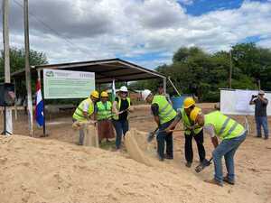 Municipalidad de Boquerón inició la construcción de un Centro Social de Mujeres en una comunidad indígena