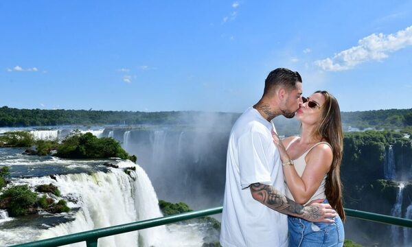 ¡Relax nomás! Jean Fernandes, en romántico paseo por las cataratas