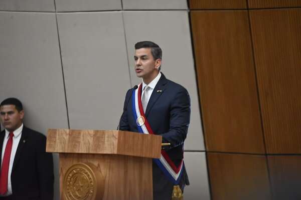 Santi Peña no se anima a desafiar al Congreso sobre el incremento de dietas - Política - ABC Color