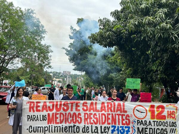 Médicos anuncian que llegarán al paro total si el Gobierno sigue ignorándoles - La Clave