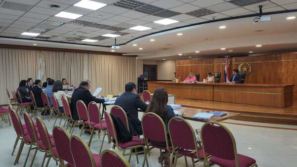 Inició juicio por pedido de G. 15 millones para "solucionar" proceso judicial