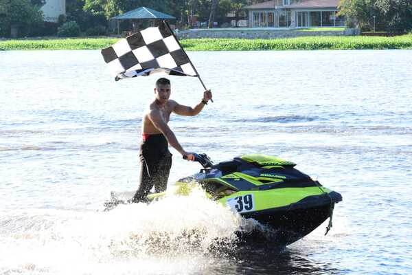 En arranque del Open de motonáutica, Rodrigo Medina fue la gran figura